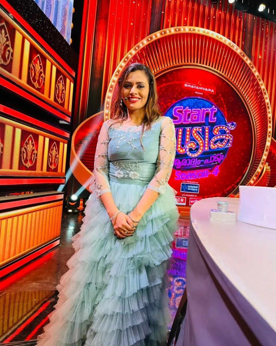 പുതിയ സിനിമക്കുള്ള തയ്യാറെടുപ്പിലാണോ..? ബിഗ് ബോസിന് ശേഷം കിടിലൻ ഫോട്ടോഷൂട്ടുമായി ധന്യ മേരി വർഗീസ്, പുത്തൻ ചിത്രങ്ങൾ കാണാം.