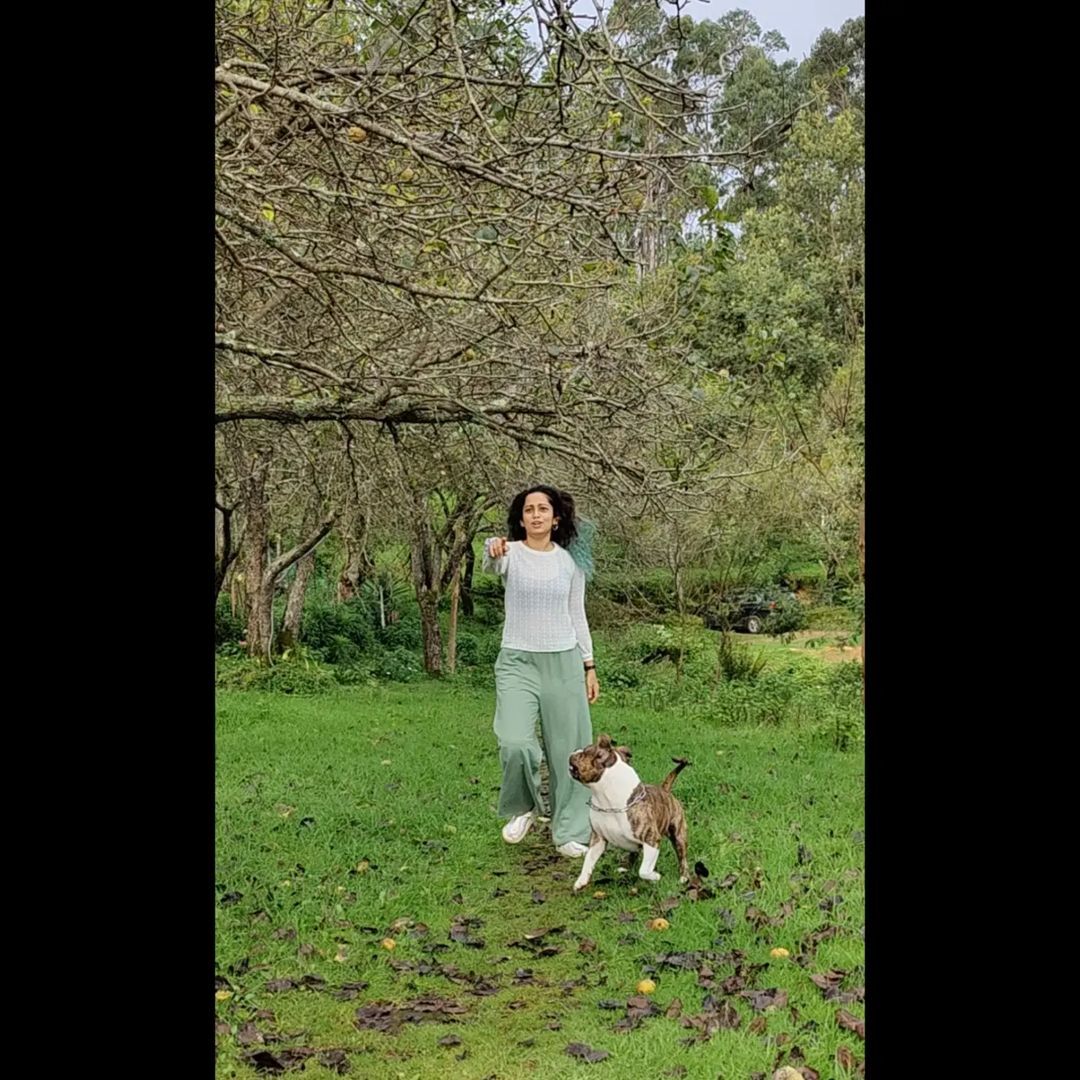 ആളെ മനസിലായോ; എജ്ജാതി മേക്കോവർ..ഇന്ദു ചിത്രങ്ങൾ ഒരു രക്ഷയുമില്ല