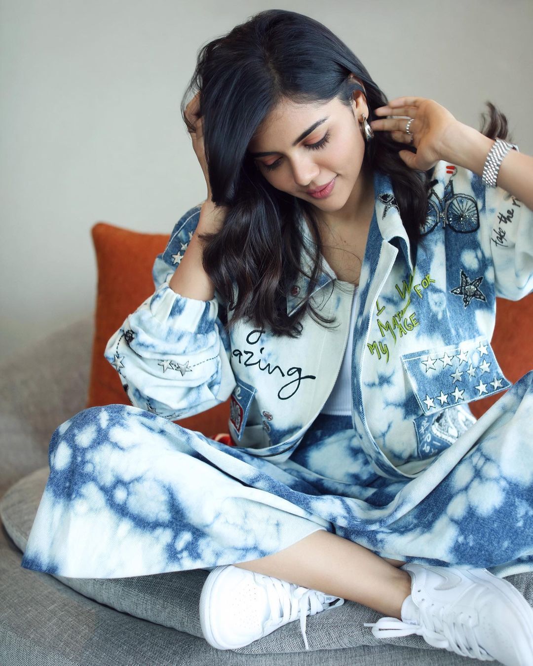 തല്ലുമാല പോലെ കളർഫുള്‍ കോമ്പിനേഷനുകള്‍: കല്യാണി പ്രിയദർശന്റെ വൈറല്‍ ചിത്രങ്ങള്‍