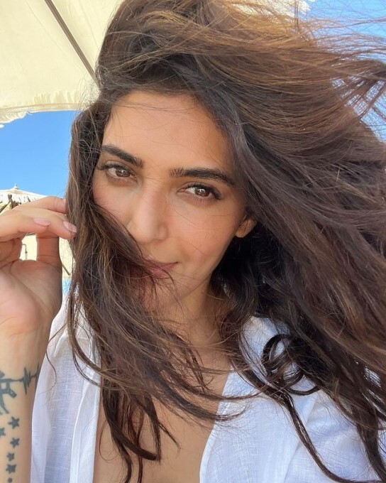 Actress Karishma Tanna Set Internet On Fire With Latest Photos