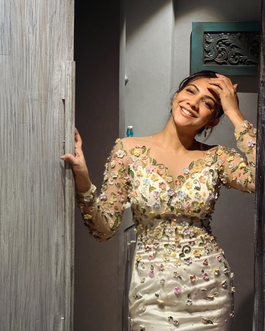 ഇതെന്താ മഡോണയുടെ കല്യാണം കഴിഞ്ഞോ! കല്യാണ വേഷത്തില്‍ താരം..അന്തംവിട്ട് ആരാധകര്‍