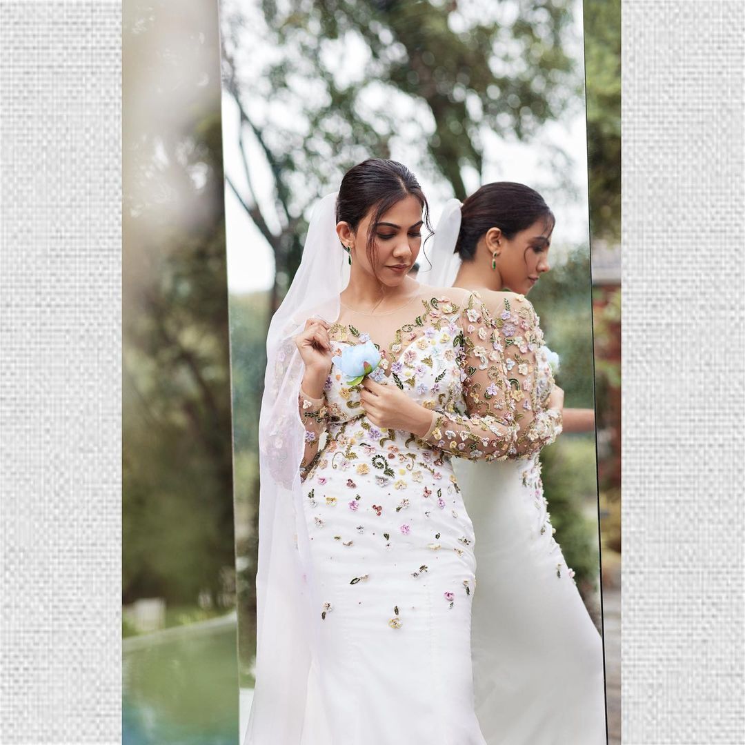 സാരിയില്‍ മിന്നിത്തിളങ്ങി മഡോണ; പൊളി ലുക്കെന്ന് സോഷ്യല്‍ മീഡിയ