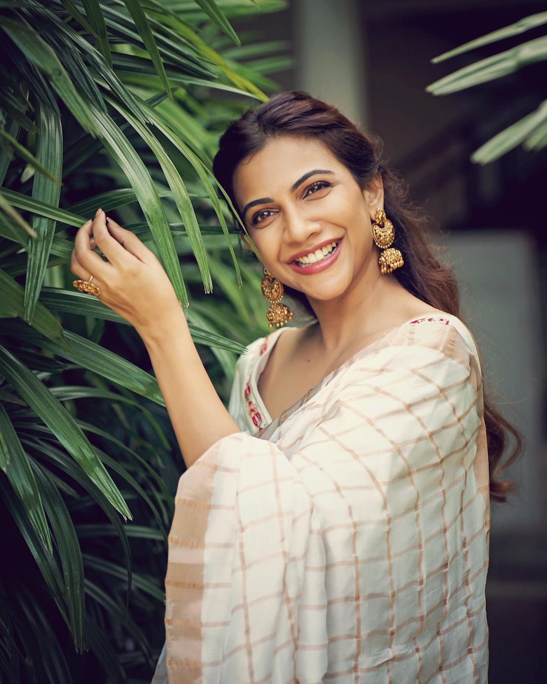 സാരിയില്‍ മിന്നിത്തിളങ്ങി മഡോണ; പൊളി ലുക്കെന്ന് സോഷ്യല്‍ മീഡിയ