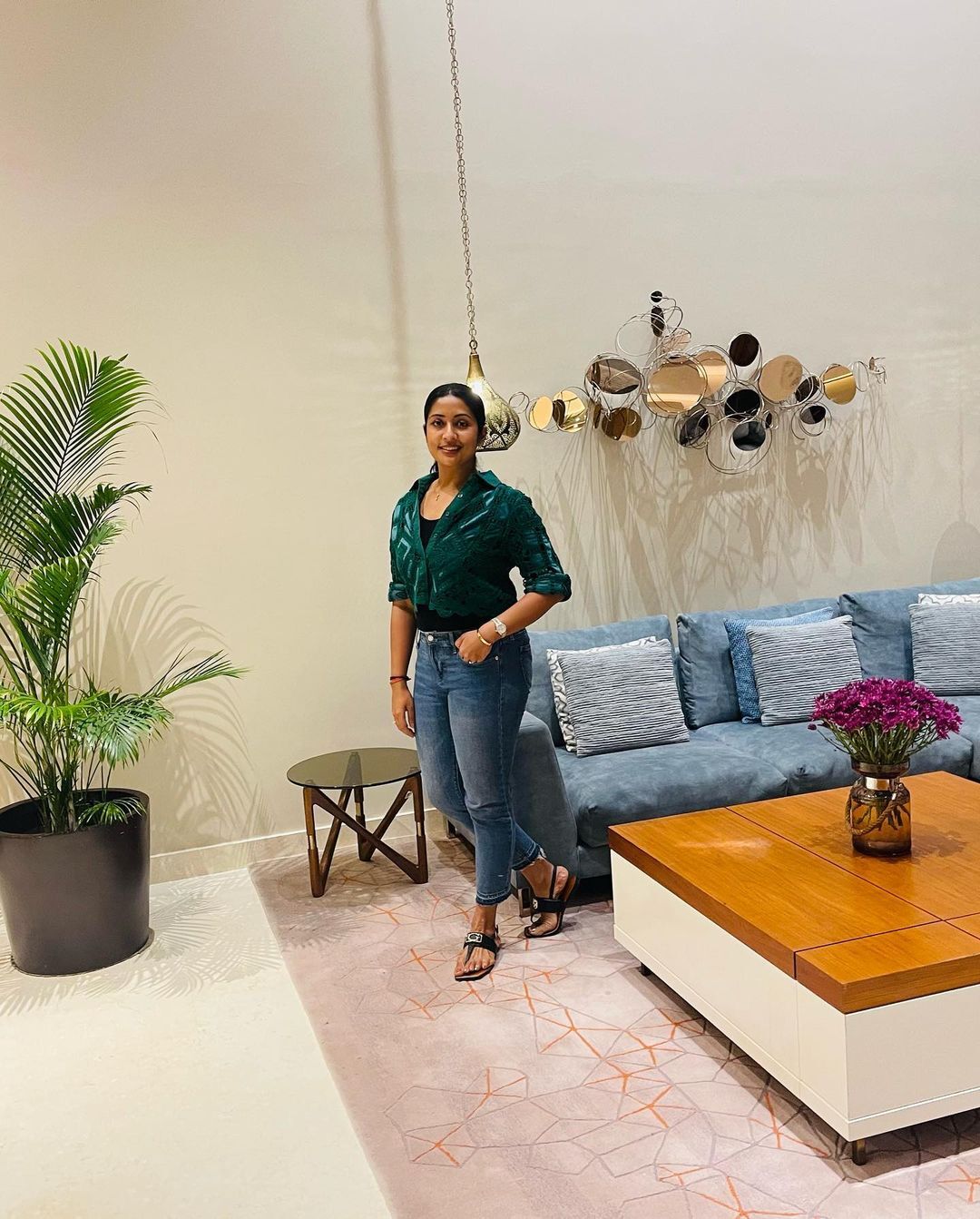 'അമ്മയോളം വളര്‍ന്നു'; മകനൊപ്പമുള്ള ചിത്രങ്ങളുമായി നവ്യ, ക്യൂട്ടായിട്ടുണ്ടെന്ന് ആരാധകര്‍ 