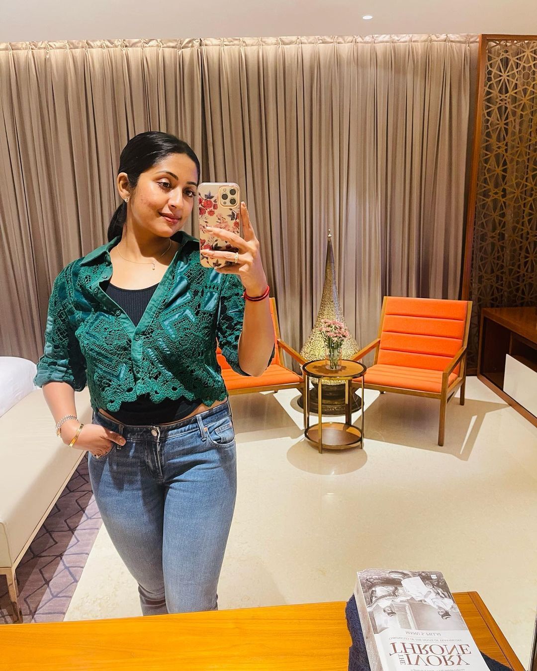 'അമ്മയോളം വളര്‍ന്നു'; മകനൊപ്പമുള്ള ചിത്രങ്ങളുമായി നവ്യ, ക്യൂട്ടായിട്ടുണ്ടെന്ന് ആരാധകര്‍ 