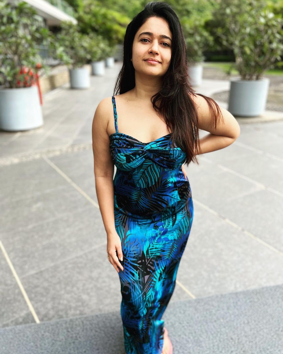 ഈ പോസ് കൊള്ളാമോ..? പൂനം ബജ്‌വയുടെ അഡാര്‍ ചിത്രങ്ങള്‍