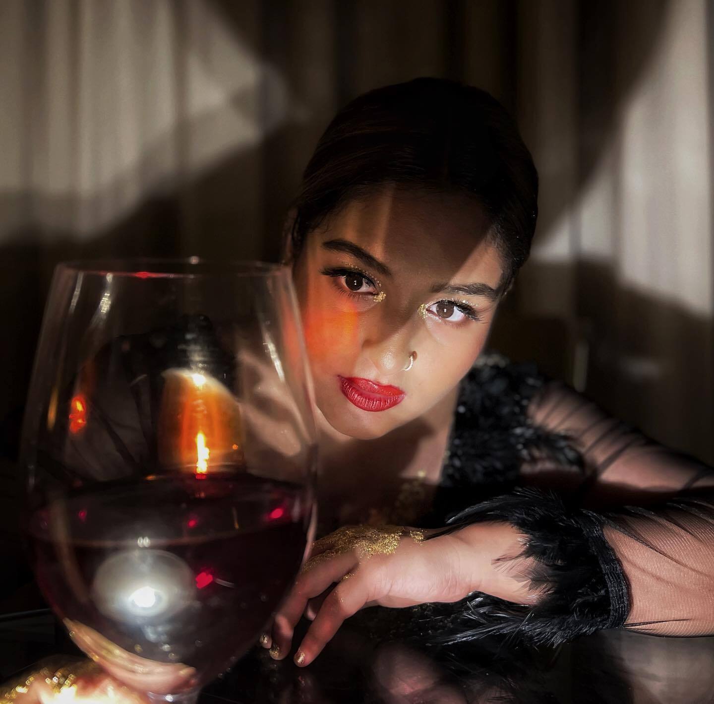 എന്റമ്മോ..പൊളി ഡ്രെസും അടിപൊളി പോസും; പ്രയാഗയുടെ പുത്തന്‍ ചിത്രങ്ങള്‍ കണ്ടോ