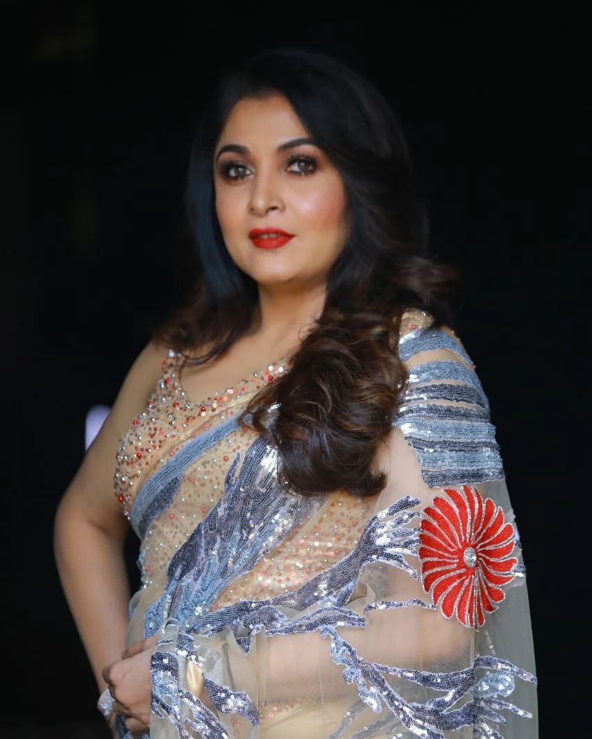 വയസാനാലും ഉന്‍ സ്‌റ്റൈലും അഴകും ഉന്നെ വിട്ടുപോകലെ..; കിടിലന്‍ ചിത്രങ്ങളുമായി രമ്യ കൃഷ്ണന്‍