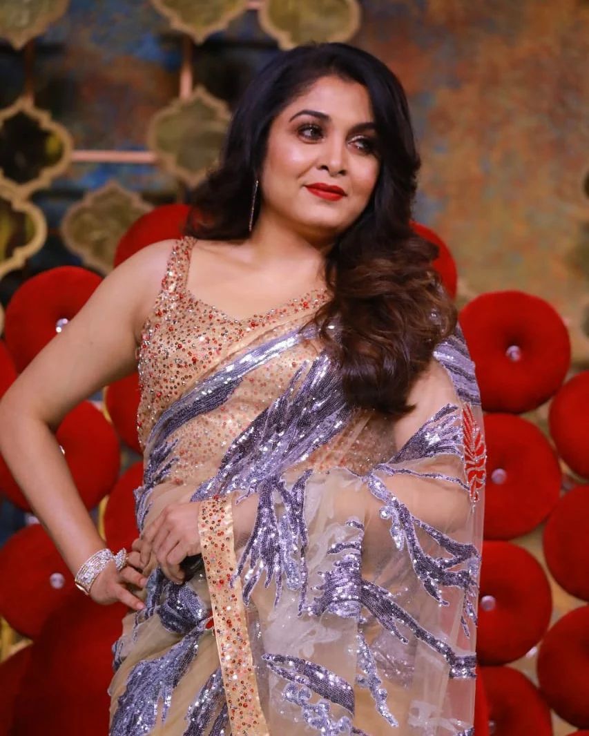 വയസാനാലും ഉന്‍ സ്‌റ്റൈലും അഴകും ഉന്നെ വിട്ടുപോകലെ..; കിടിലന്‍ ചിത്രങ്ങളുമായി രമ്യ കൃഷ്ണന്‍