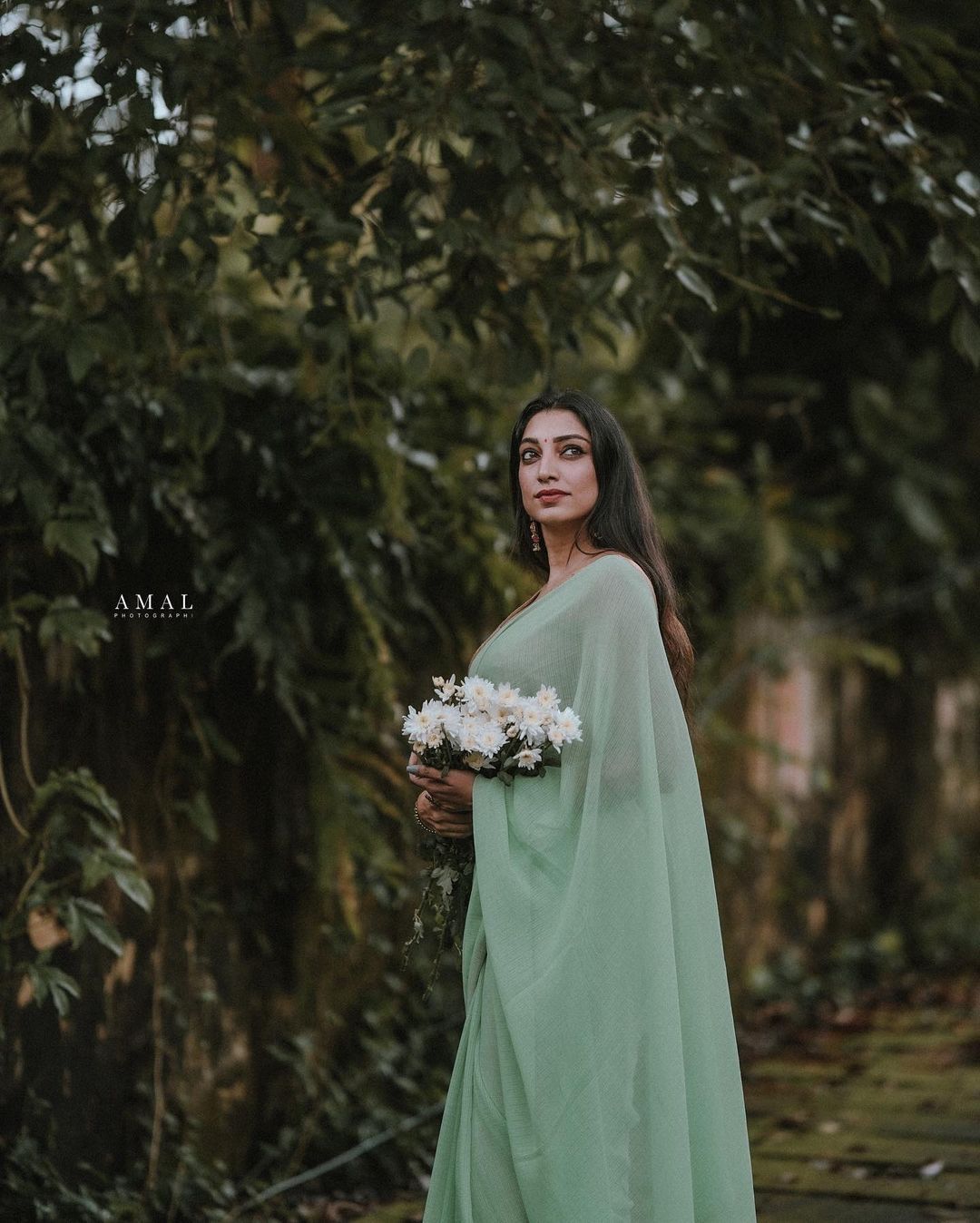 എന്തൊരഴകാണ്.... ഇത് അത്തം സ്പെഷ്യൽ, കേരള സാരിയിൽ അതീവ സുന്ദരിയായി റിതു മന്ത്ര!