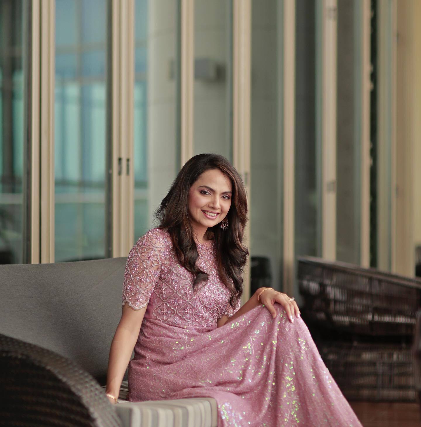 ഇതാ ശരിക്കുള്ള 'ഏജ് ഇന്‍ റിവേഴ്‌സ് ഗിയര്‍'; കാലമെത്ര കഴിഞ്ഞാലും സംവൃതയുടെ ആ ലുക്ക് എങ്ങും പോകില്ല, കിടിലന്‍ ചിത്രങ്ങള്‍