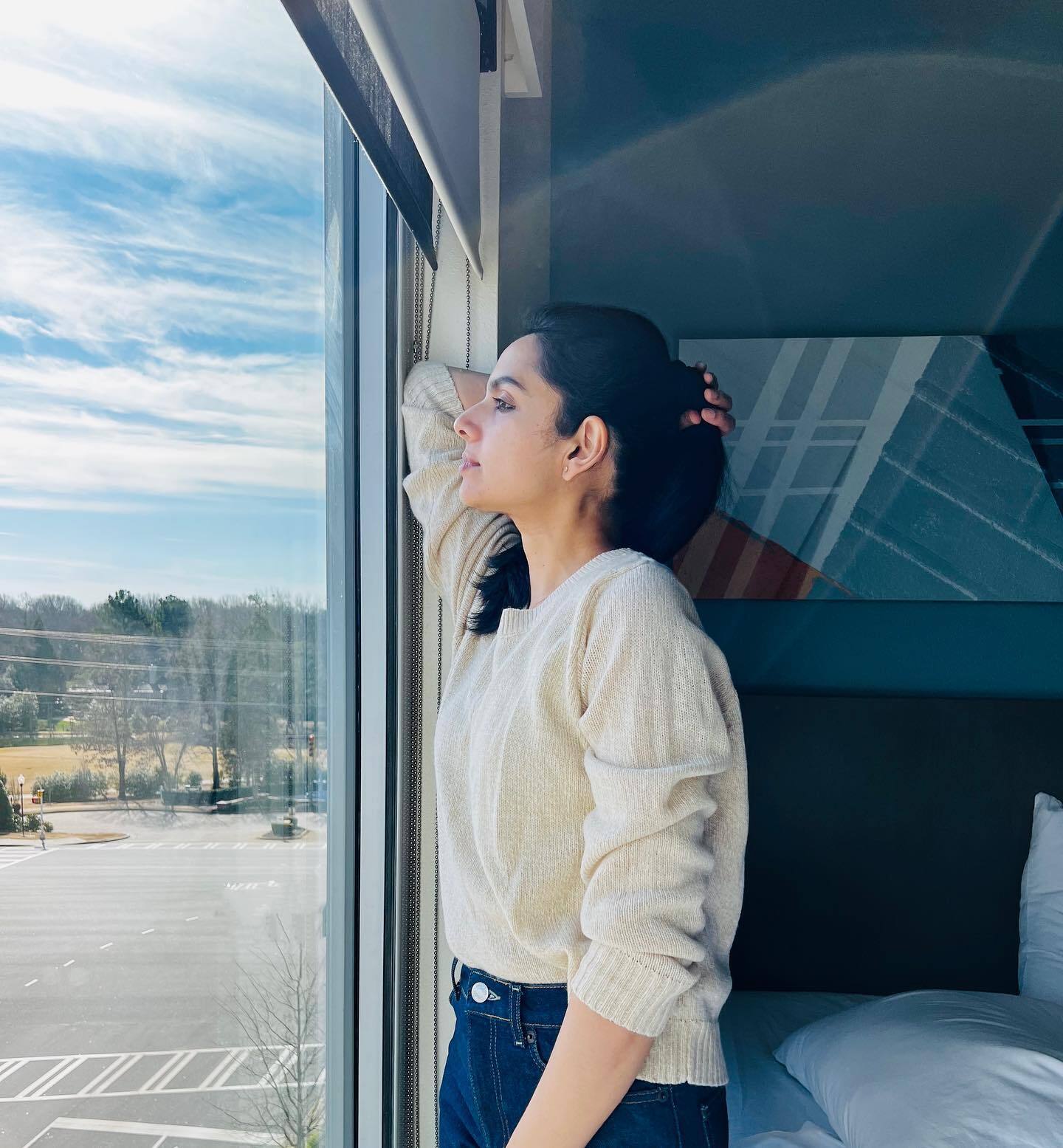 ഇതാ ശരിക്കുള്ള 'ഏജ് ഇന്‍ റിവേഴ്‌സ് ഗിയര്‍'; കാലമെത്ര കഴിഞ്ഞാലും സംവൃതയുടെ ആ ലുക്ക് എങ്ങും പോകില്ല, കിടിലന്‍ ചിത്രങ്ങള്‍