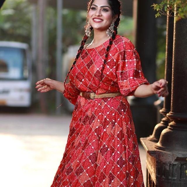 ചൈനീസ് ഹെയര്‍സ്റ്റൈലാണോ..? കിടിലന്‍ ചിത്രവുമായി സ്വാസിക, ഏറ്റെടുത്ത് ആരാധകര്‍