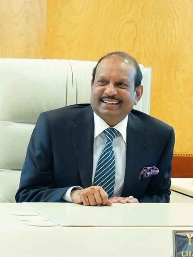 എത്രയാണ് യൂസഫലിയുടെ സമ്പാദ്യം? ജീവിതം, വിദ്യാഭ്യാസം എന്നിവയറിയാം