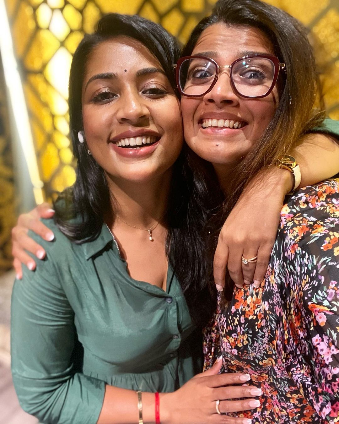 കണ്‍മണിയെ കെട്ടിപ്പിടിച്ച് ഗോപി സുന്ദര്‍, റൊമാന്റിക് ലുക്കിന് പത്തില്‍ പത്തെന്ന് ആരാധകര്‍, ചിത്രങ്ങള്‍ വൈറല്‍