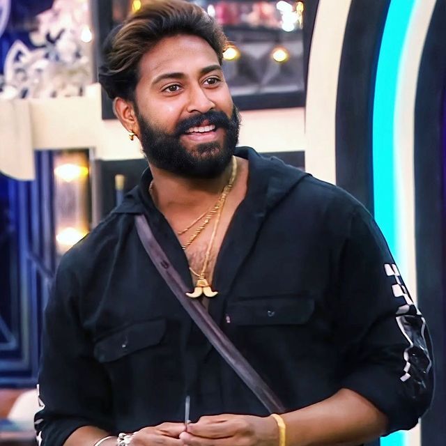 നിമിഷയ്ക്കും ജാസ്മിനും സര്‍പ്രൈസ് ഗിഫ്റ്റുമായി റോണ്‍സന്റെ ഭാര്യ നീരജ..കോളടിച്ചല്ലോ എന്ന് ആരാധകര്‍