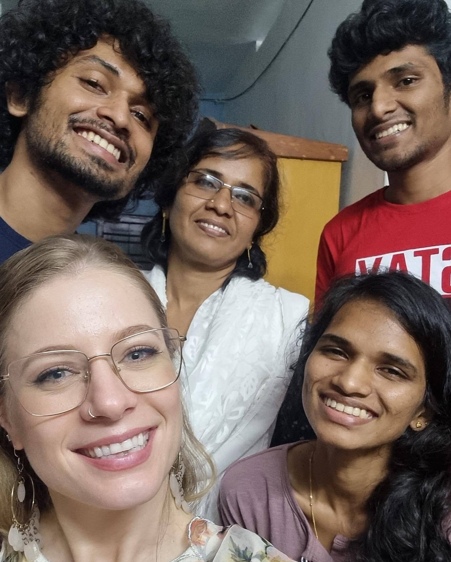 ലാലേട്ടനൊപ്പം ബ്ലെസ്ലി...മുഖത്ത് കാണുന്നുണ്ട് ആ സന്തോഷമെന്ന് ആരാധകര്‍