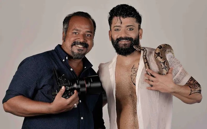 എന്റെ പൊന്നേ ഒന്നൊന്നര മേക്കോവര്‍; സിക്‌സ് പാക്കില്‍ ഞെട്ടിച്ച് മണിക്കുട്ടന്‍, വൈറലായി ചിത്രങ്ങള്‍!!