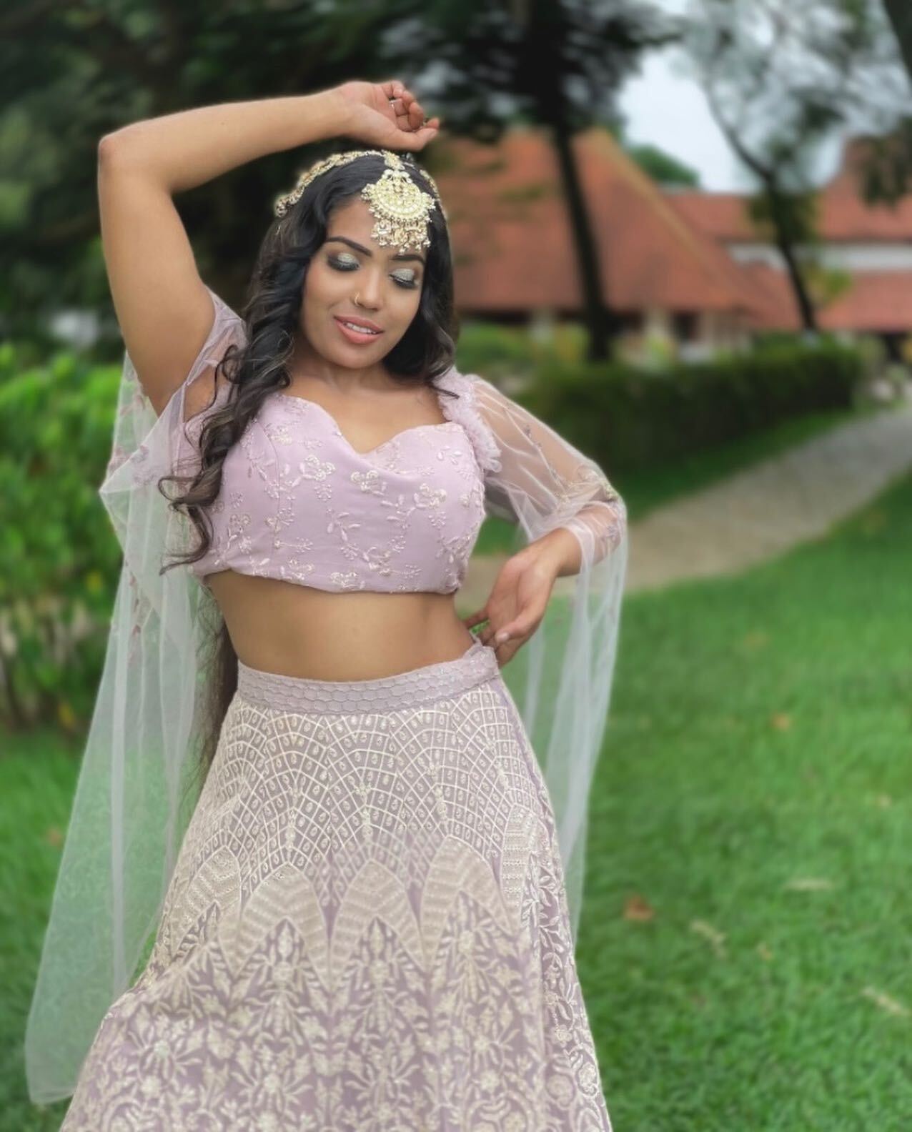 എന്റമ്മോ ഈ ലുക്കില്‍ ഞങ്ങള്‍ പ്രതീക്ഷിച്ചതേയില്ല; നിമിഷയുടെ ചിത്രങ്ങള്‍ വൈറലാക്കി ആരാധകര്‍..