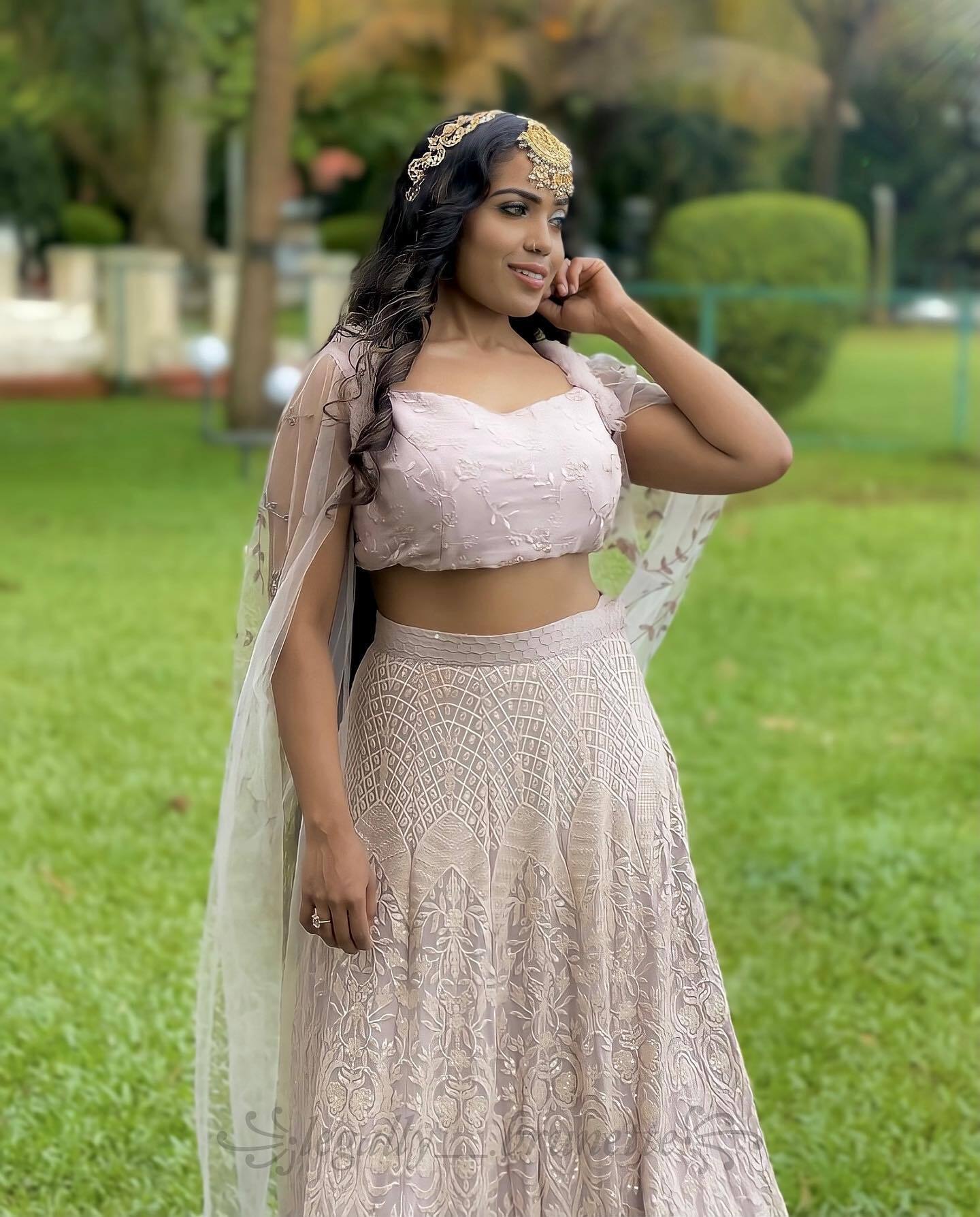 എന്റമ്മോ ഈ ലുക്കില്‍ ഞങ്ങള്‍ പ്രതീക്ഷിച്ചതേയില്ല; നിമിഷയുടെ ചിത്രങ്ങള്‍ വൈറലാക്കി ആരാധകര്‍..