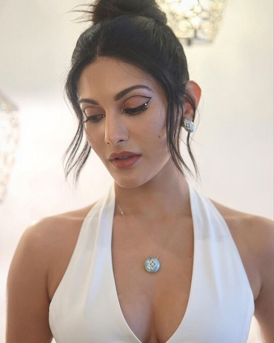 Bollywood Actress Amyra Dastur Latest Photos