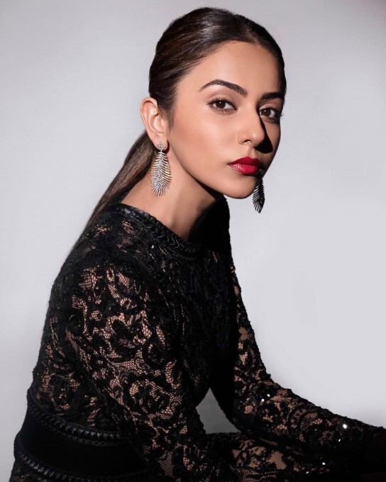 Bollywood Actress Rakul Preet Singh Looks Stunning in Black Outfit