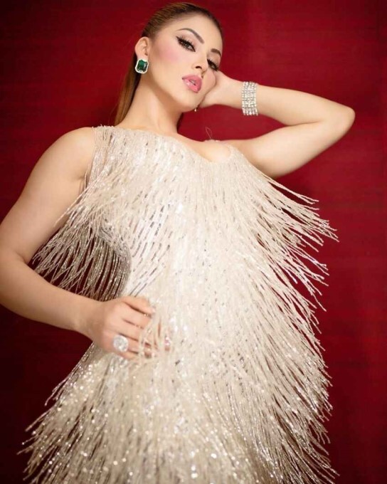 Bollywood Actress Urvashi Rautela Latest Photos
