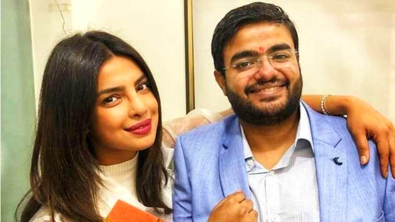 രക്ഷാബന്ധന്‍ കളറാക്കി ബോളിവുഡ് താരങ്ങള്‍, ആഘോഷത്തില്‍ ആറാടി പ്രിയങ്കയും സല്‍മാന്‍ ഖാനും ഹൃതിക്കും....കാണാം ചിത്രങ്ങള്‍