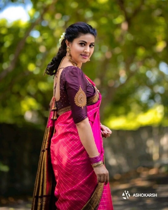 Check Out Kollywood Actress Sneha Stunning Photos In Saree