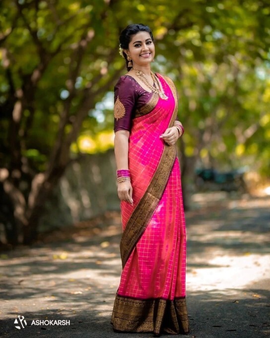 Check Out Kollywood Actress Sneha Stunning Photos In Saree