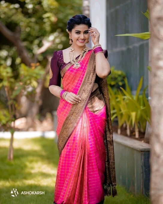 Check Out Kollywood Actress Sneha Stunning Photos In Saree