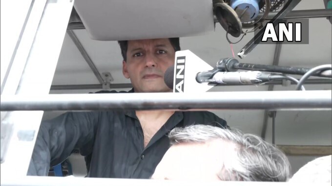  രാജ്യ തലസ്ഥാനം പ്രതിഷേധച്ചൂടില്‍, രാഹുല്‍ ഗാന്ധി ഉള്‍പ്പെടെയുള്ള നേതാക്കള്‍ പോലീസ് കസ്റ്റഡിയില്‍;ചിത്രങ്ങള്‍ 