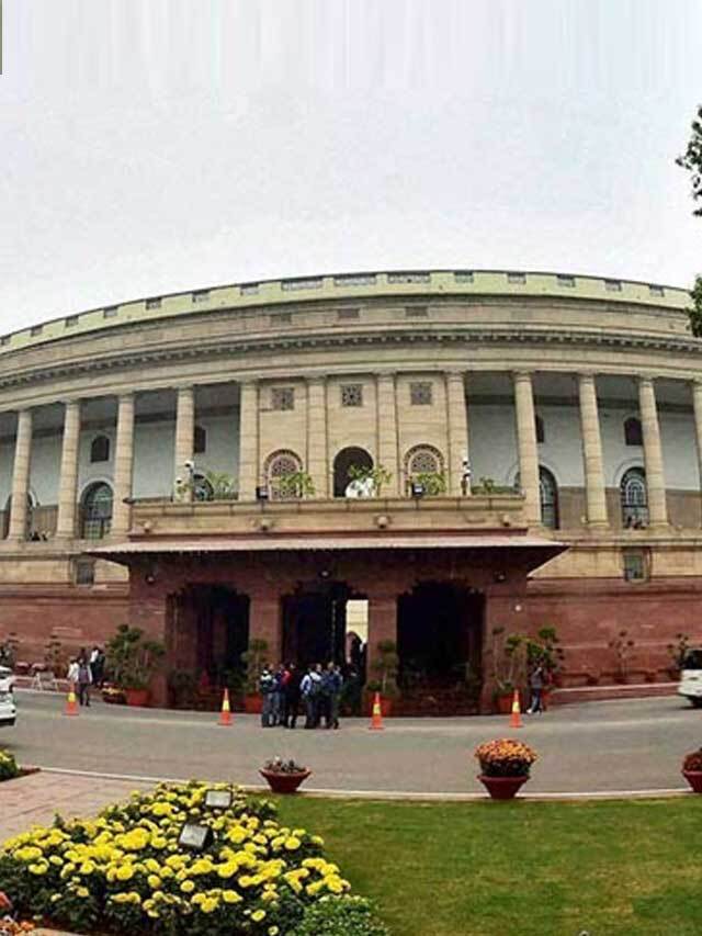 രാഷ്ട്രപതി, ഉപരാഷ്ട്രപതി, പ്രധാനമന്ത്രി എന്നിവരുടെ ശമ്പളം എത്രയെന്നറിയാമോ?