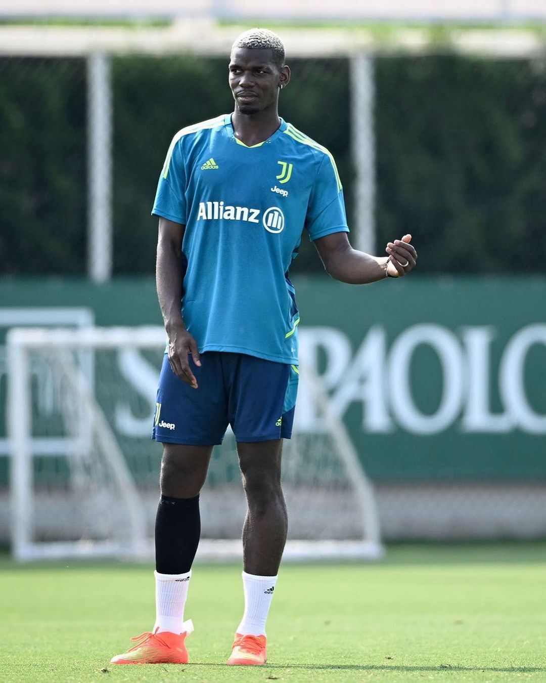 ഇങ്ങനെയുണ്ടോ ഒരു തലമുടി ഭ്രാന്തന്മാര്‍: ഫുട്‌ബോള്‍ കളത്തിലെ ഫ്രീക്കന്മാര്‍ ഇവര്‍, എല്ലാം സൂപ്പര്‍ താരങ്ങള്‍