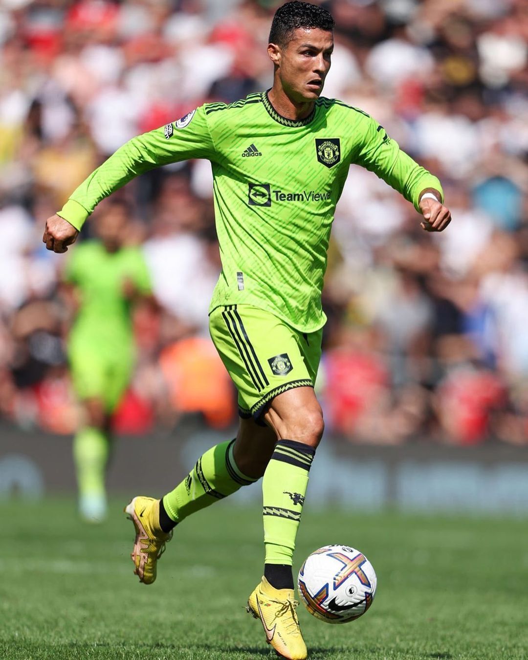 ഇങ്ങനെയുണ്ടോ ഒരു തലമുടി ഭ്രാന്തന്മാര്‍: ഫുട്‌ബോള്‍ കളത്തിലെ ഫ്രീക്കന്മാര്‍ ഇവര്‍, എല്ലാം സൂപ്പര്‍ താരങ്ങള്‍