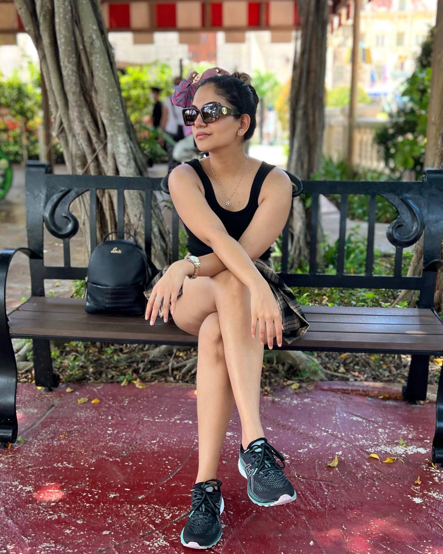 സിംഗപ്പൂര്‍ വിശേഷങ്ങള്‍ കഴിഞ്ഞില്ല അല്ലേ; ഗ്ലാമറസ് ഫോട്ടോകളുമായി വീണ്ടും അഹാന