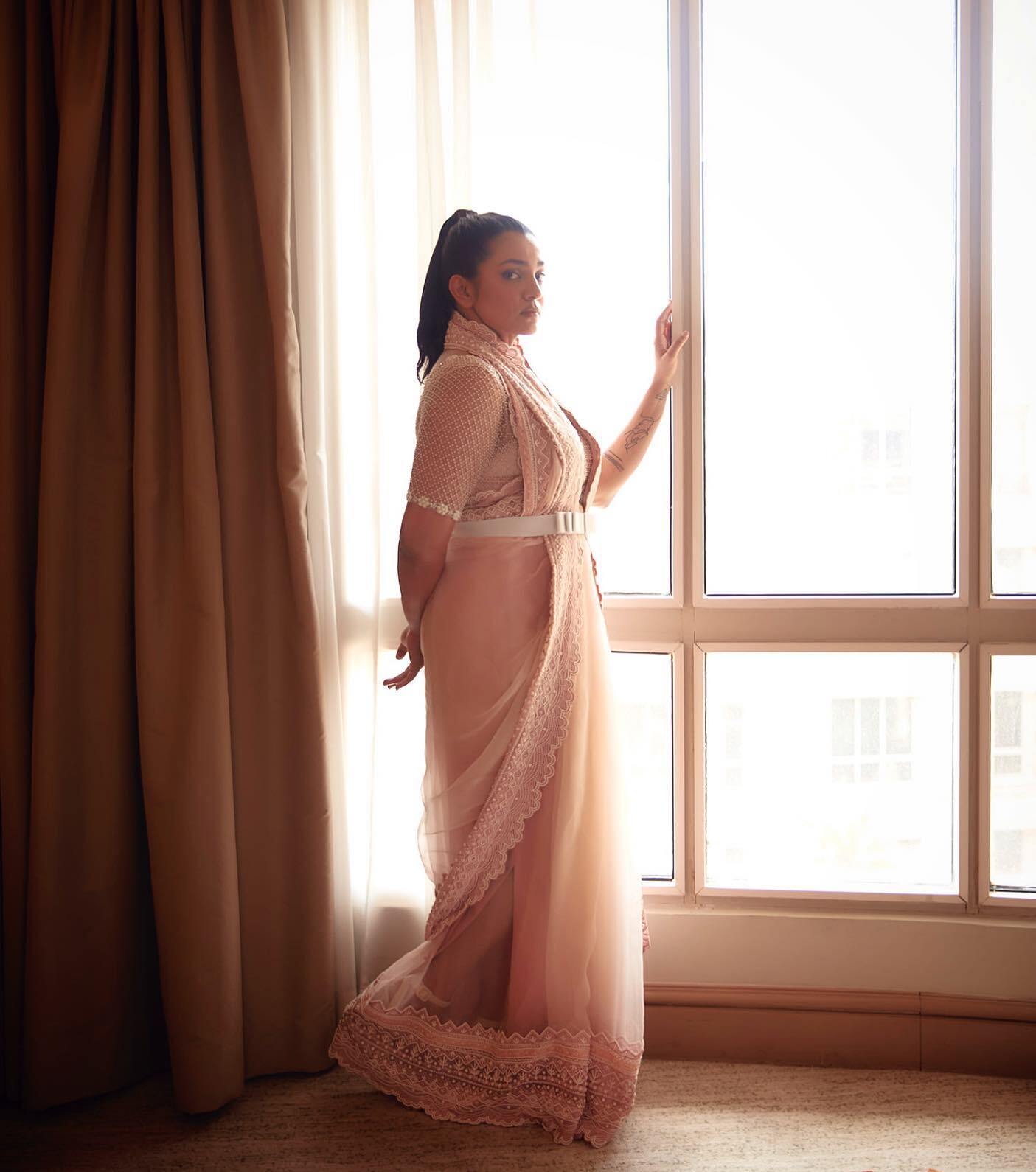 ആരാധകരെ ശാന്തരാകുവിന്‍...; എന്നാലും ആ ക്യാമറ ഏതാ..? പാര്‍വതിയുടെ കിടിലന്‍ ചിത്രങ്ങള്‍ കണ്ടോ