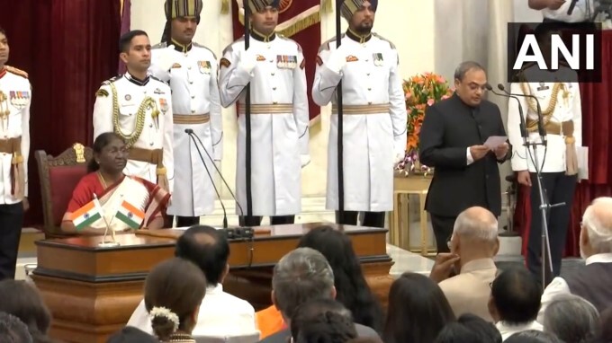 Justice Uday Umesh Lalit takes oath as The Chief Justice of India
