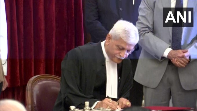 Justice Uday Umesh Lalit takes oath as The Chief Justice of India