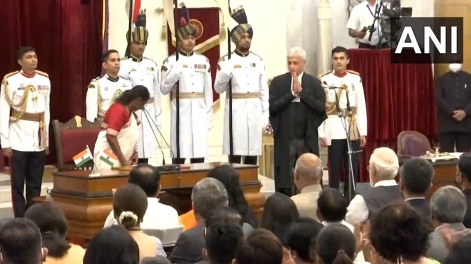 Justice Uday Umesh Lalit takes oath as The Chief Justice of India