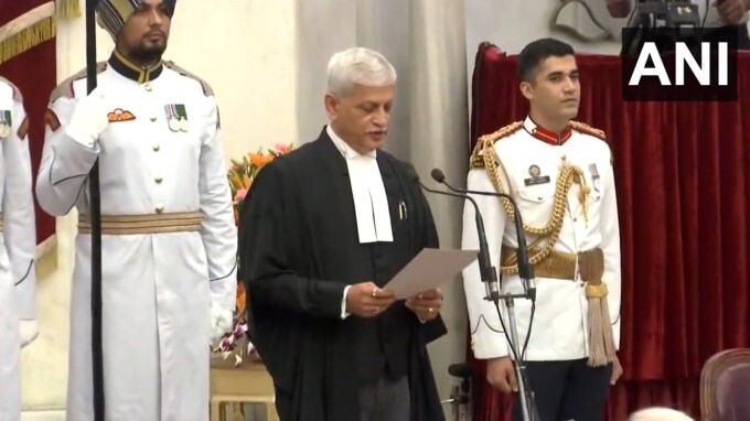Justice Uday Umesh Lalit takes oath as The Chief Justice of India