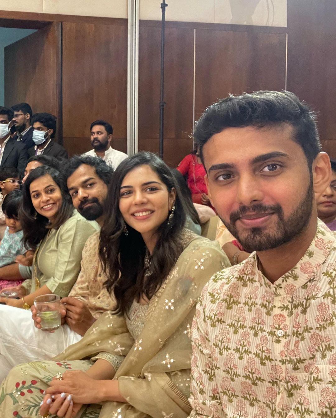 ഇതാണ് ജോഡിപ്പൊരുത്തം മക്കളെ, പ്രണവിനെ കള്ളനോട്ടമിട്ട് കല്യാണി, ചിത്രങ്ങള്‍ വൈറല്‍