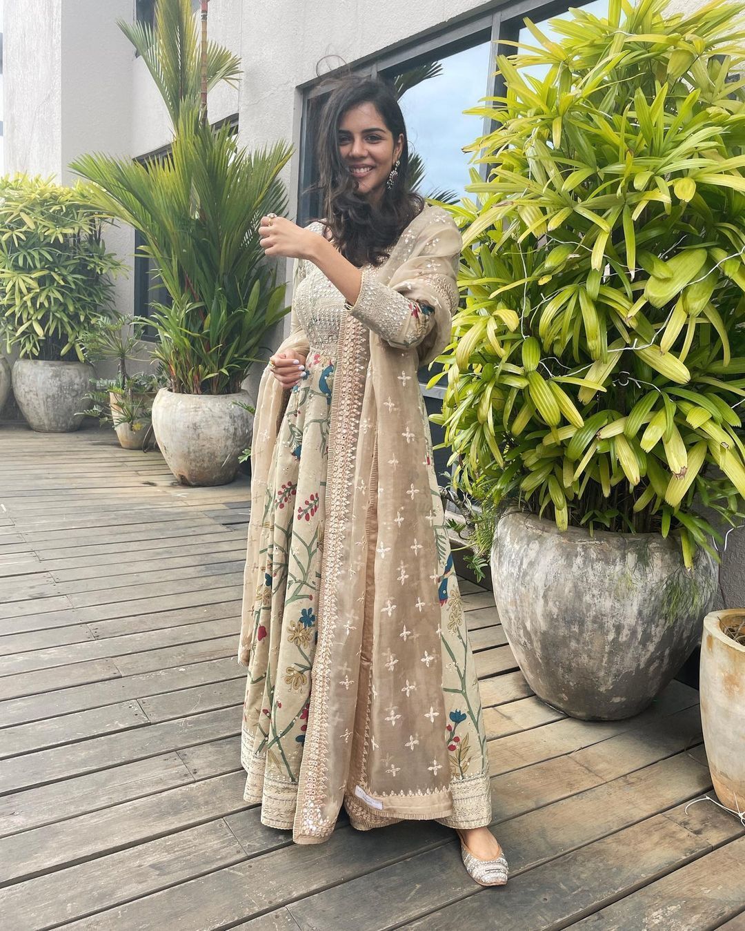 ഇതാണ് ജോഡിപ്പൊരുത്തം മക്കളെ, പ്രണവിനെ കള്ളനോട്ടമിട്ട് കല്യാണി, ചിത്രങ്ങള്‍ വൈറല്‍