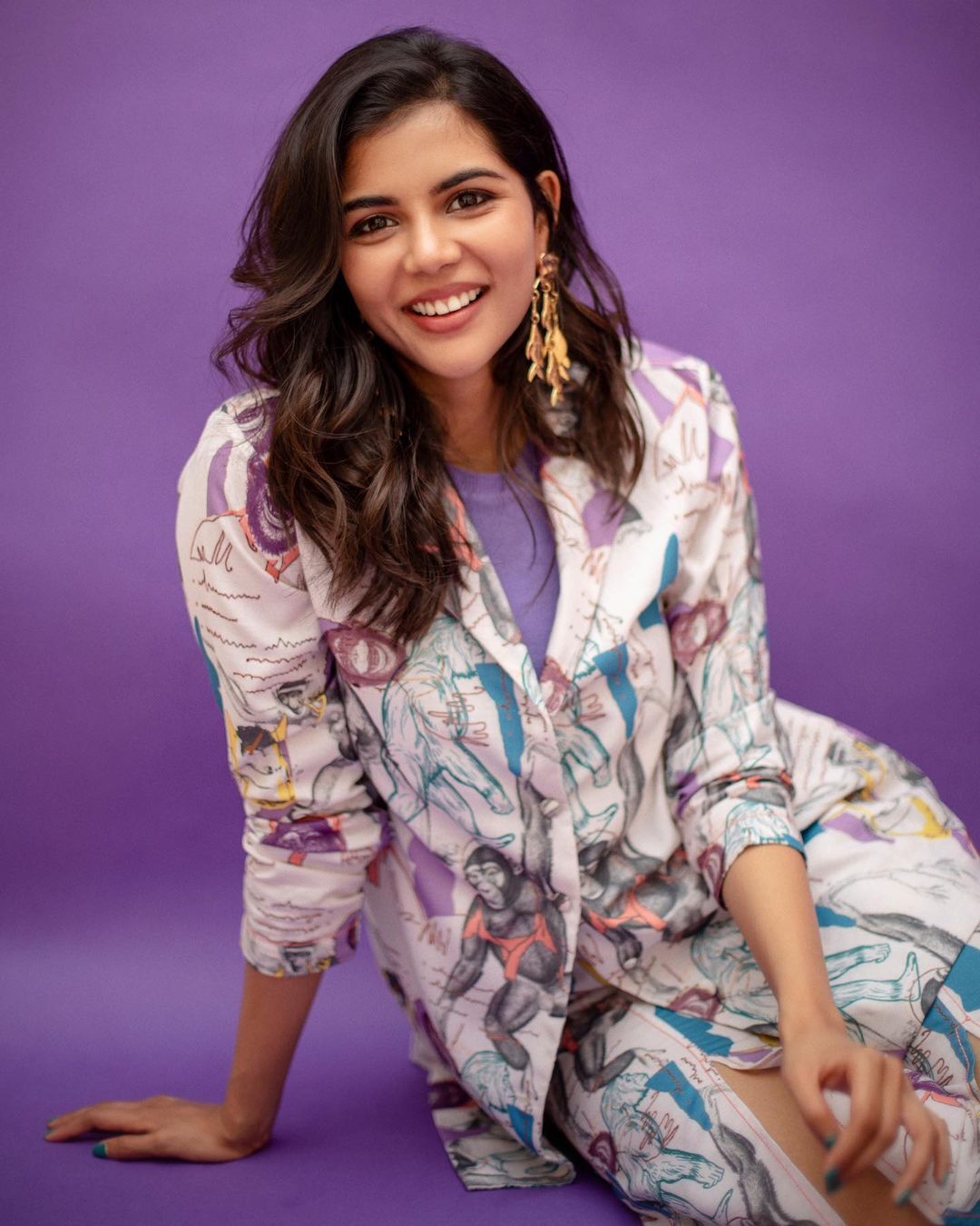 ഇത്ര സ്റ്റൈലിഷായി ആരെങ്കിലുമുണ്ടോ? കളര്‍ഫുള്ളായി കല്യാണിയുടെ കൂള്‍ ലുക്ക്, വൈറലായി പുതിയ ചിത്രങ്ങള്‍