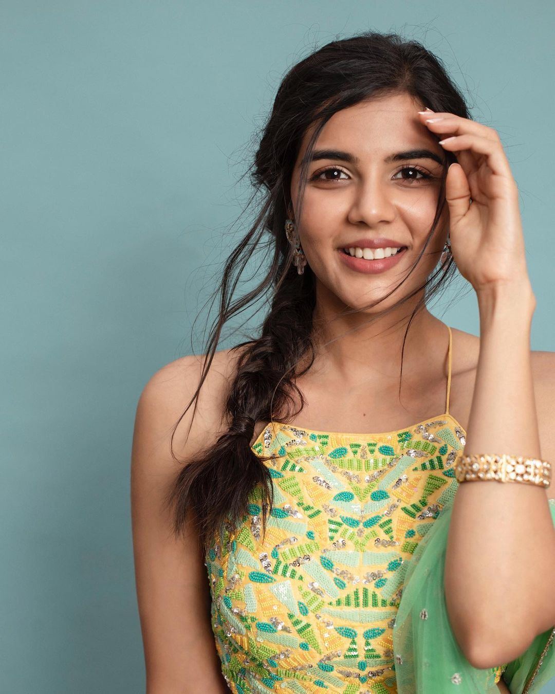 ഇത്ര സ്റ്റൈലിഷായി ആരെങ്കിലുമുണ്ടോ? കളര്‍ഫുള്ളായി കല്യാണിയുടെ കൂള്‍ ലുക്ക്, വൈറലായി പുതിയ ചിത്രങ്ങള്‍