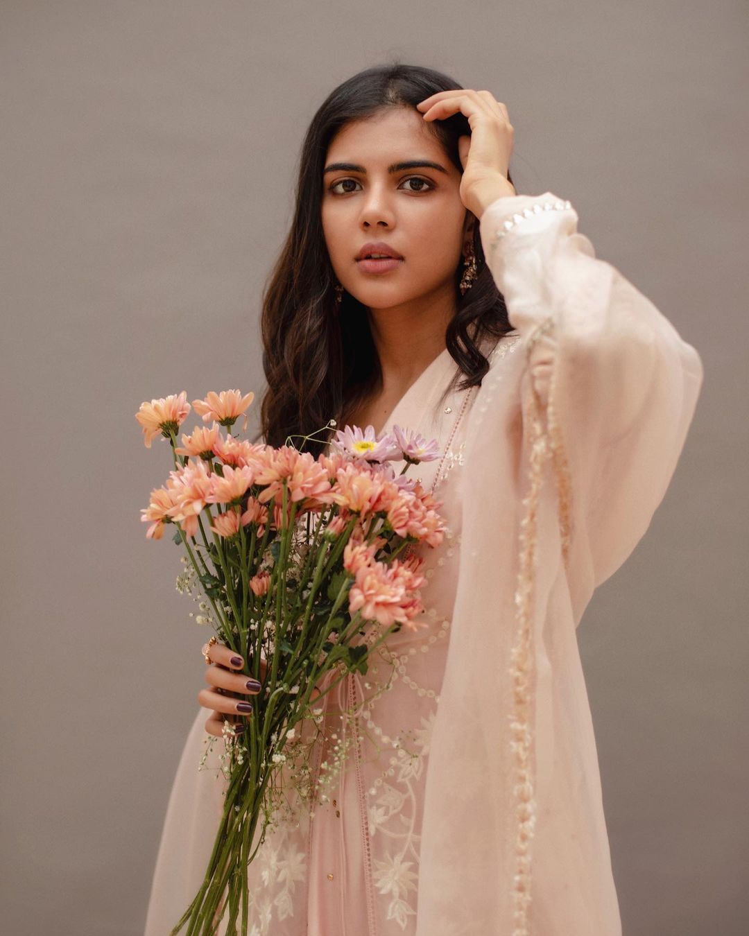 ഇത്ര സ്റ്റൈലിഷായി ആരെങ്കിലുമുണ്ടോ? കളര്‍ഫുള്ളായി കല്യാണിയുടെ കൂള്‍ ലുക്ക്, വൈറലായി പുതിയ ചിത്രങ്ങള്‍