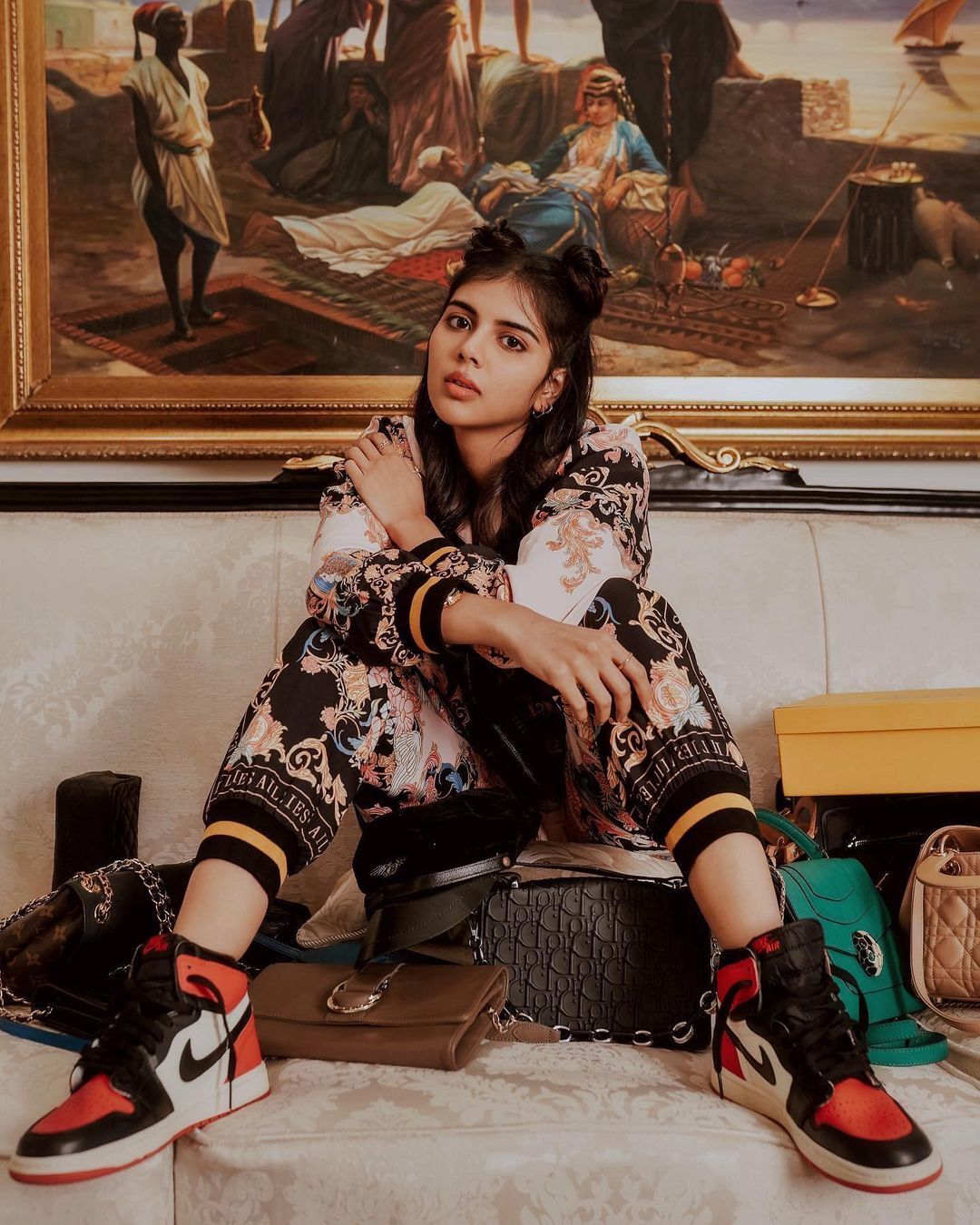 ഇത്ര സ്റ്റൈലിഷായി ആരെങ്കിലുമുണ്ടോ? കളര്‍ഫുള്ളായി കല്യാണിയുടെ കൂള്‍ ലുക്ക്, വൈറലായി പുതിയ ചിത്രങ്ങള്‍