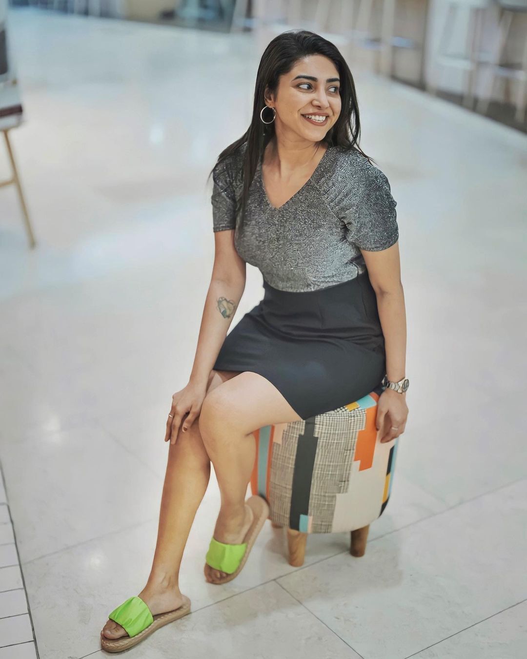 ദേ വീണ്ടും വന്നു ഞങ്ങളുടെ ക്യാപ്ഷന്‍ ക്യൂന്‍; അമേയാ...എടുത്ത ഫോട്ടോ കൂടി ഇടുമോ, വൈറല്‍ ചിത്രങ്ങള്‍