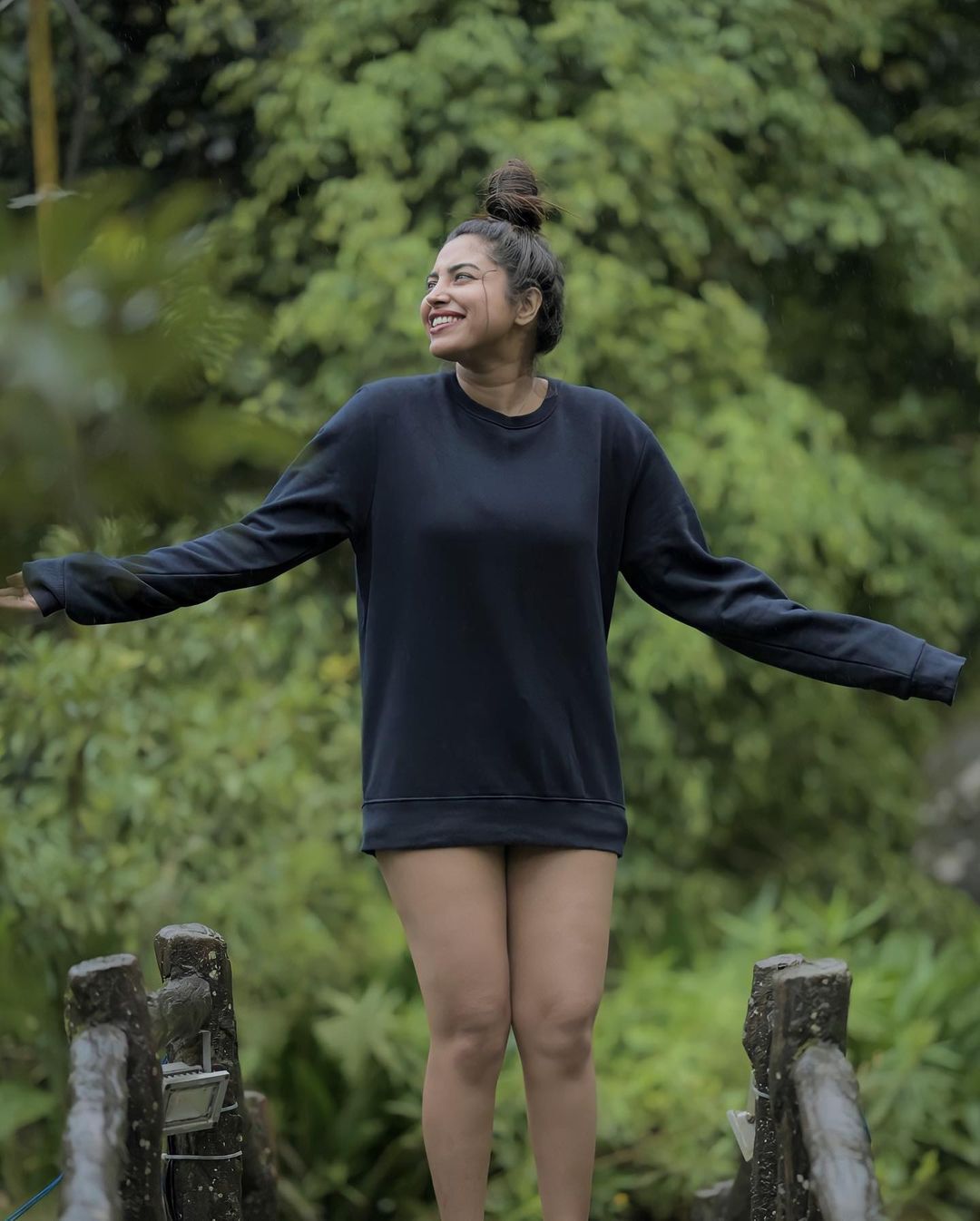 ദേ വീണ്ടും വന്നു ഞങ്ങളുടെ ക്യാപ്ഷന്‍ ക്യൂന്‍; അമേയാ...എടുത്ത ഫോട്ടോ കൂടി ഇടുമോ, വൈറല്‍ ചിത്രങ്ങള്‍