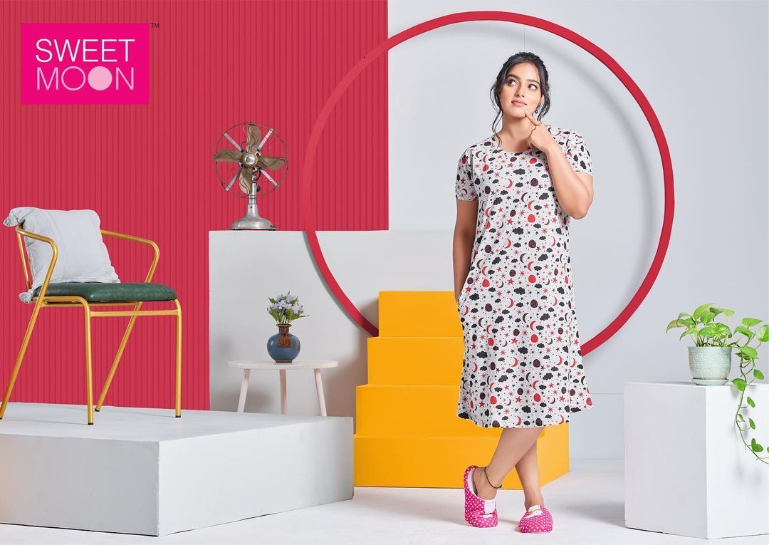 ആരാധകരെ കയ്യിലെടുത്ത് മാളവിക... പുത്തൻ ഫോട്ടോഷൂട്ടും വൈറല്‍...കാണാം ചിത്രങ്ങള്‍